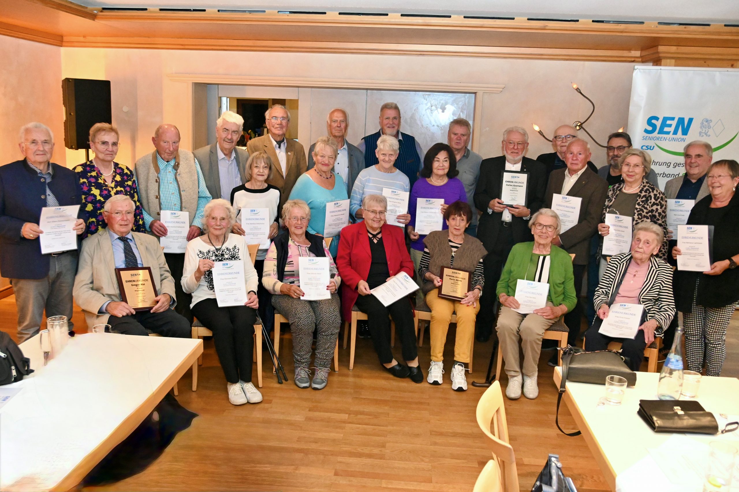 Ehrennachmittag Gruppenfoto - Foto Robert Schmitt